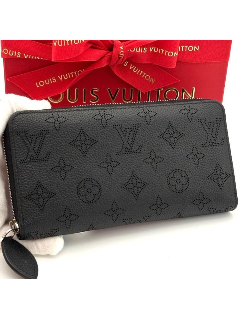 Louis Vuitton Wallet Monogram Mahina Zippy Black